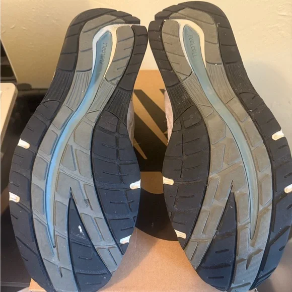 New Balance Gray Men's Shoes - Picture 6 of 6